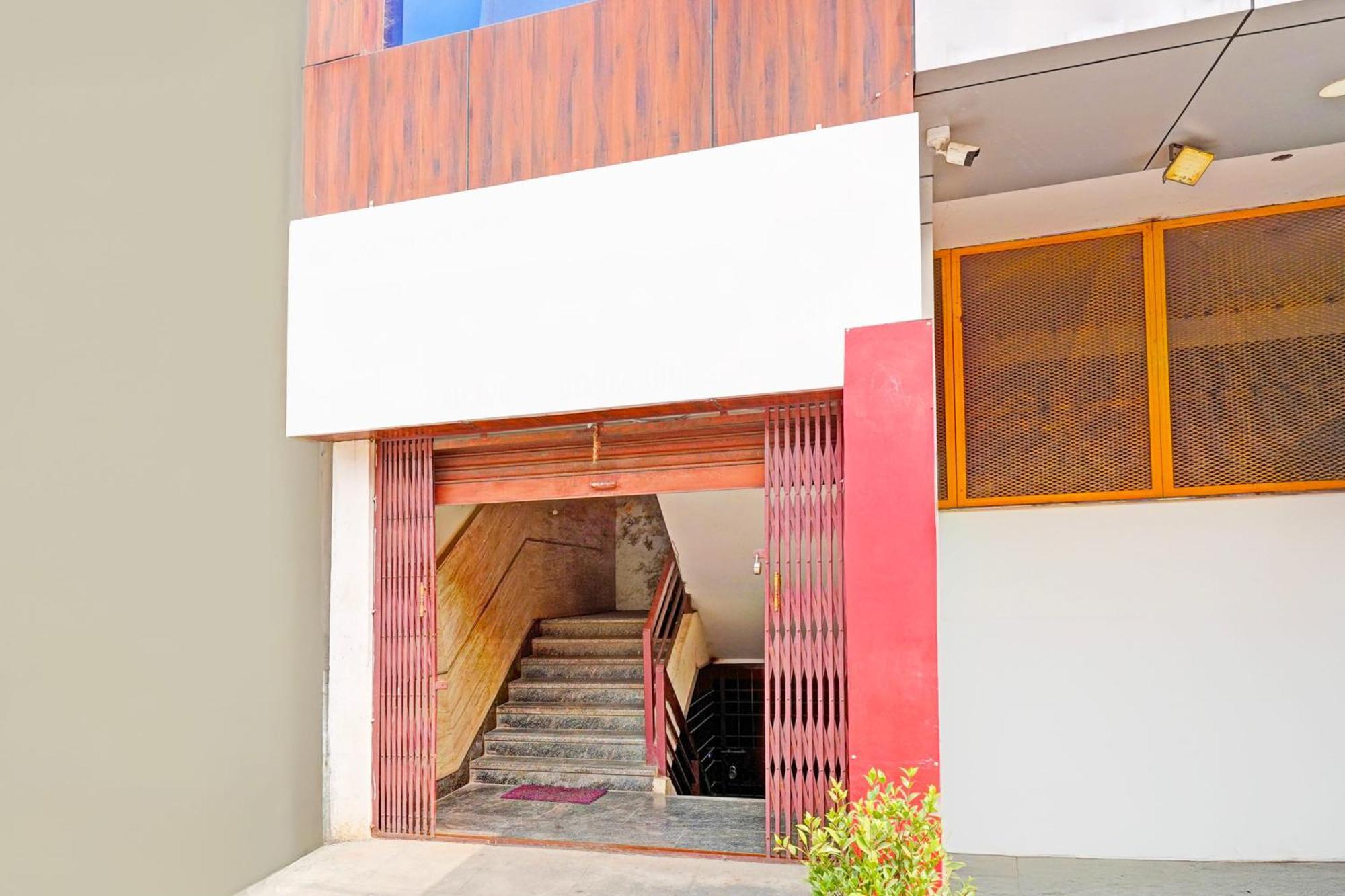 Super Hotel O Srigandhakavalu Formerly Chamundeshwari Lodging Jalahalli ภายนอก รูปภาพ